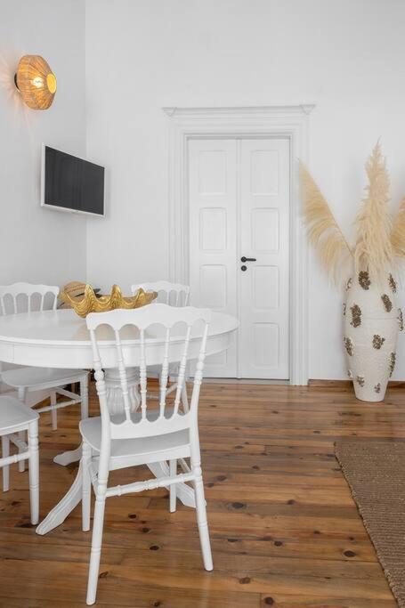 Mykonos Be Chic Luxury Mansion *